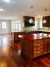 1803 Great Falls St in McLean, VA - Foto de edificio - Building Photo