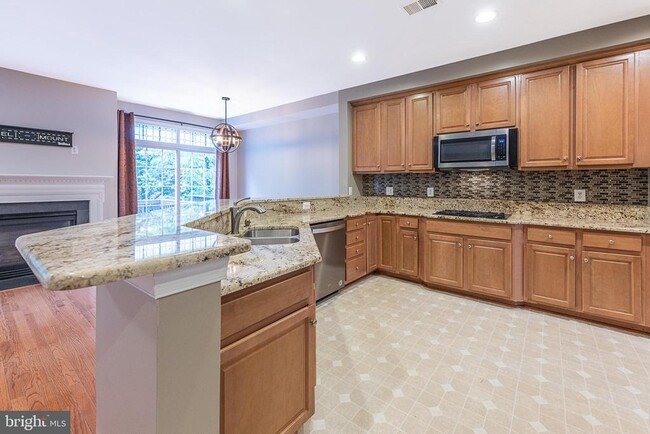 117 Herndon Mill Cir in Herndon, VA - Building Photo - Building Photo