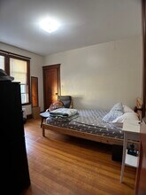 1078 South St, Unit 1 in Boston, MA - Foto de edificio - Building Photo