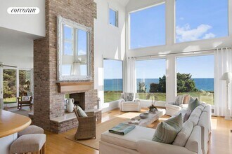390 Old Montauk Hwy in Montauk, NY - Building Photo - Building Photo