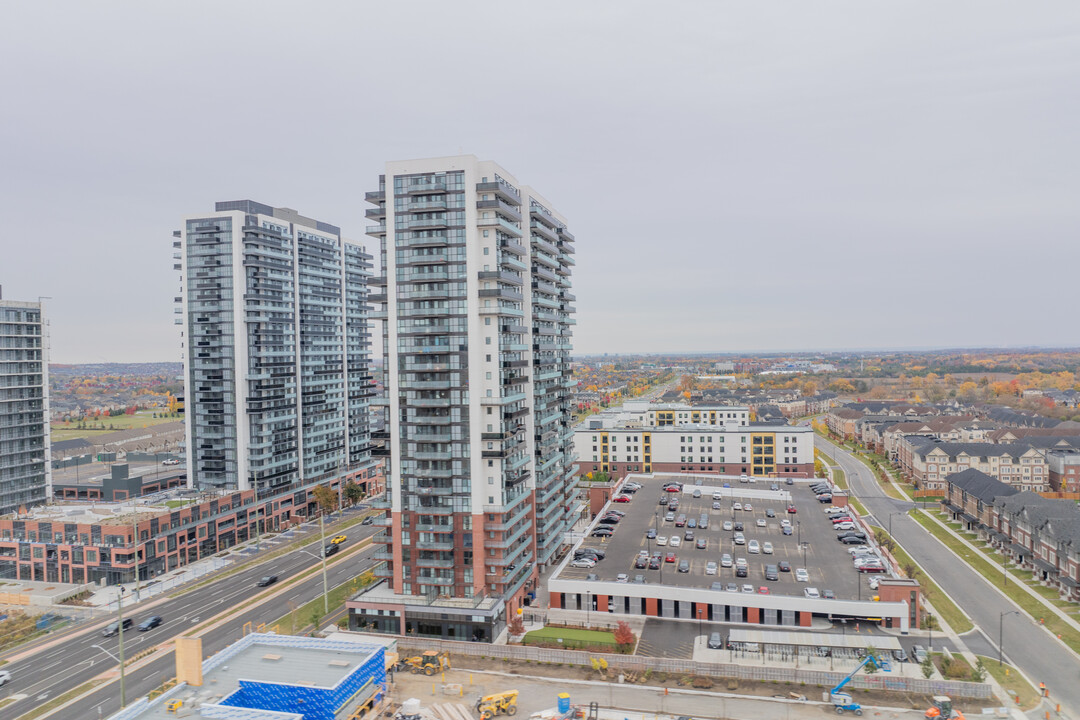 UC Tower Condos Tower 1 in Oshawa, ON - Building Photo