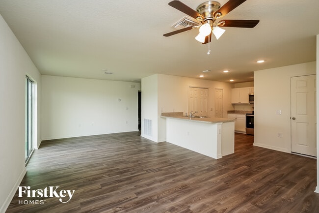 2204 NE 22nd Pl in Cape Coral, FL - Building Photo - Building Photo