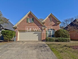 1015 Riverchase Cove in Birmingham, AL - Building Photo