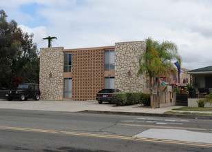 1410 Robinson Ave in San Diego, CA - Building Photo - Building Photo