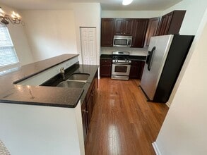 4710 Mt Royal Ln in Charlotte, NC - Building Photo - Building Photo
