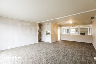 803 NE 61st St in Kansas City, MO - Building Photo - Building Photo