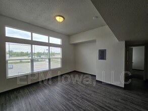 60 Miller Ave SW in Cedar Rapids, IA - Building Photo - Building Photo