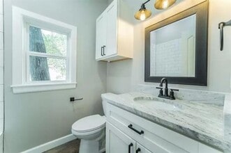 710 N Rusk St in Weatherford, TX - Building Photo - Building Photo