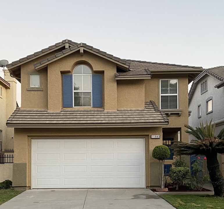 11563 Grapevine St in Rancho Cucamonga, CA - Building Photo