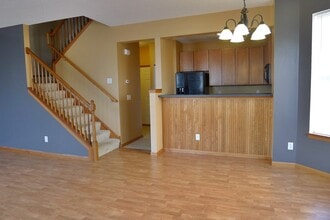 1690 Liberty Cir in Shakopee, MN - Building Photo - Building Photo