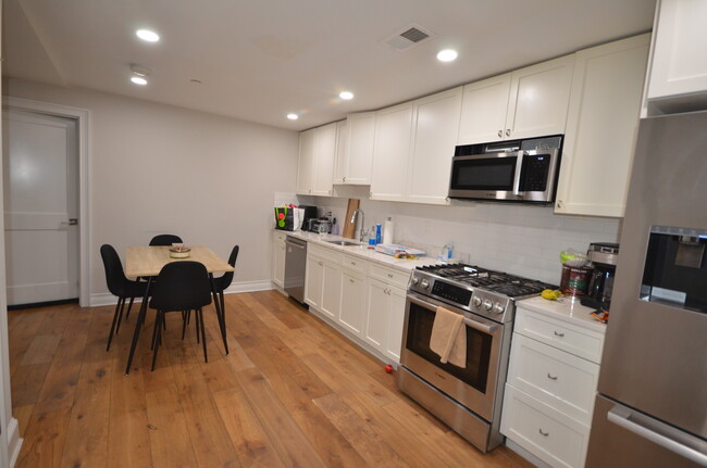 14 Mount Hood Rd, Unit 1 in Boston, MA - Building Photo - Building Photo