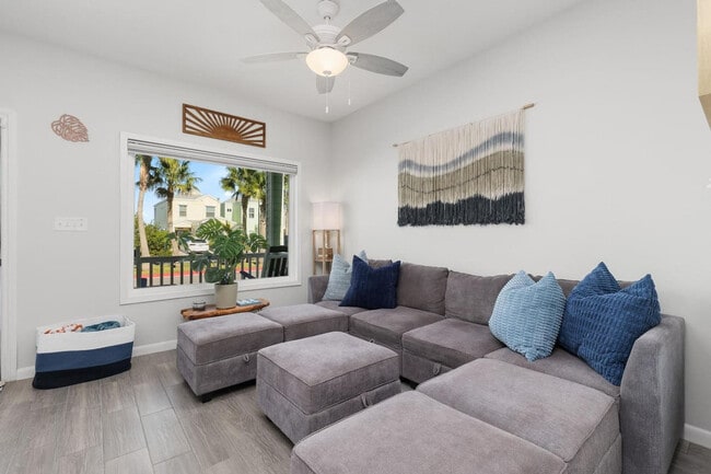 48520-49402-49402 E Ocean Blvd