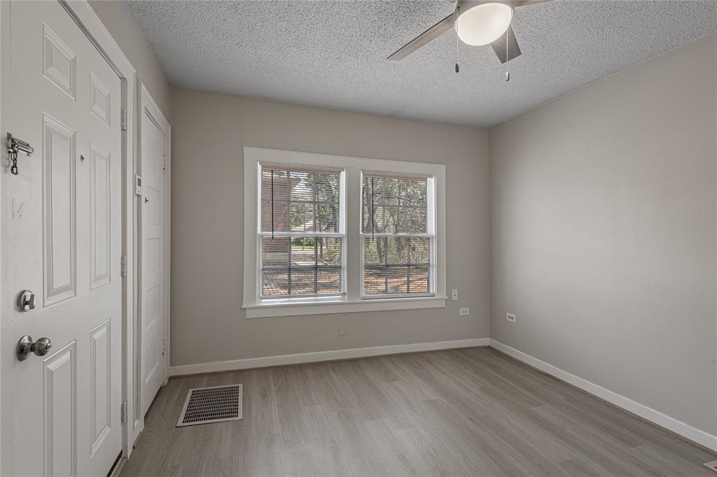 811 Sam Houston Ave in Huntsville, TX - Building Photo