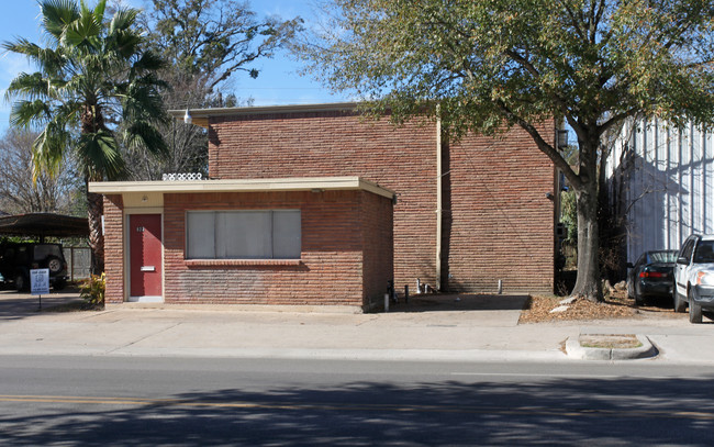 821 Yale St in Houston, TX - Foto de edificio - Building Photo