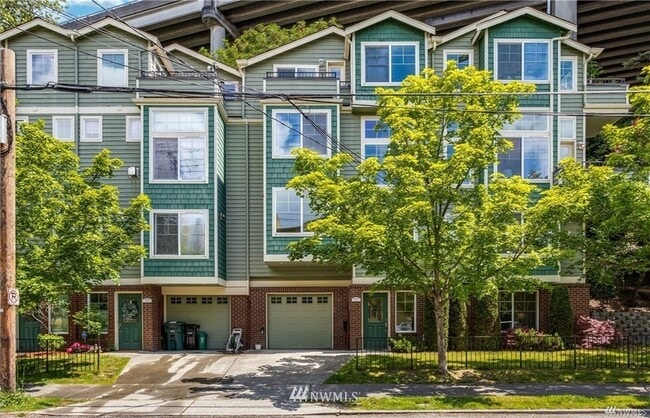 property at 1800 Franklin Ave E