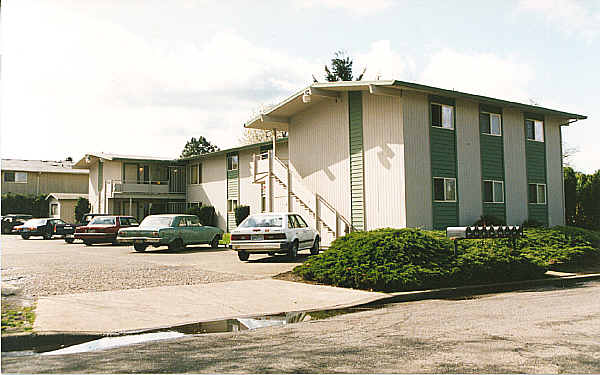 341-371 SE 2nd Ave in Canby, OR - Building Photo - Building Photo