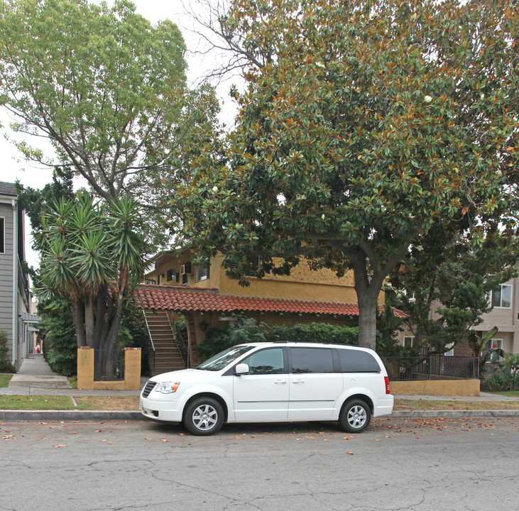 520-522 E Valencia Ave in Burbank, CA - Foto de edificio