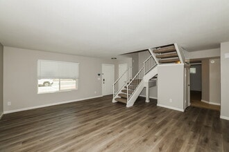 8722 W Vernon Ave in Phoenix, AZ - Building Photo - Building Photo