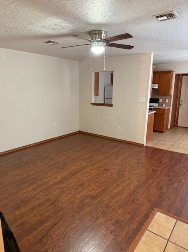 1909 E Ave in Lawton, OK - Building Photo - Building Photo