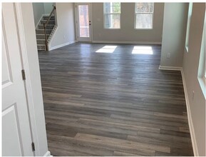 320 Garden Vine Trl in Raleigh, NC - Foto de edificio - Building Photo