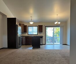 1224 S Beach Way in West Fargo, ND - Building Photo - Building Photo