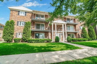 21 S Waiola Ave in La Grange, IL - Building Photo