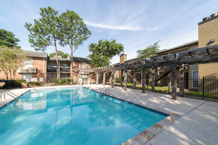 Rock Creek at Hollow Tree Apartments