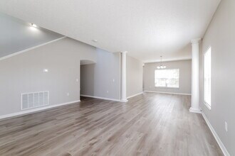 4450 Maple Chase Trail in Kissimmee, FL - Foto de edificio - Building Photo