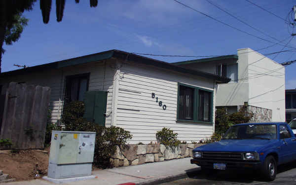 5160-5170 Bayard St in San Diego, CA - Building Photo