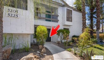 5205 E Waverly Dr in Palm Springs, CA - Building Photo