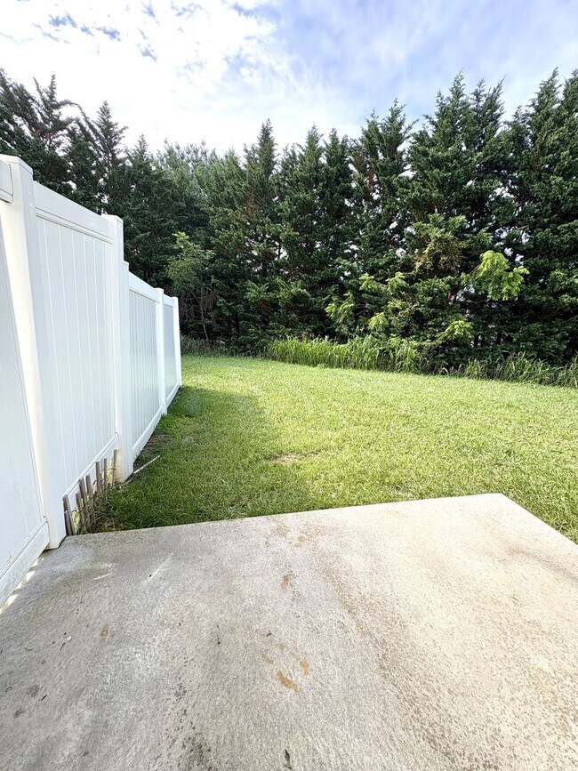 300 Amber Cir NW in Christiansburg, VA - Building Photo - Building Photo