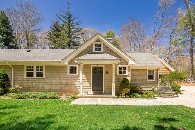 99 Oak Ln in East Hampton, NY - Building Photo - Building Photo