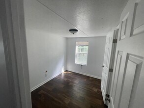 94 Knox Dr in Red Springs, NC - Building Photo - Building Photo
