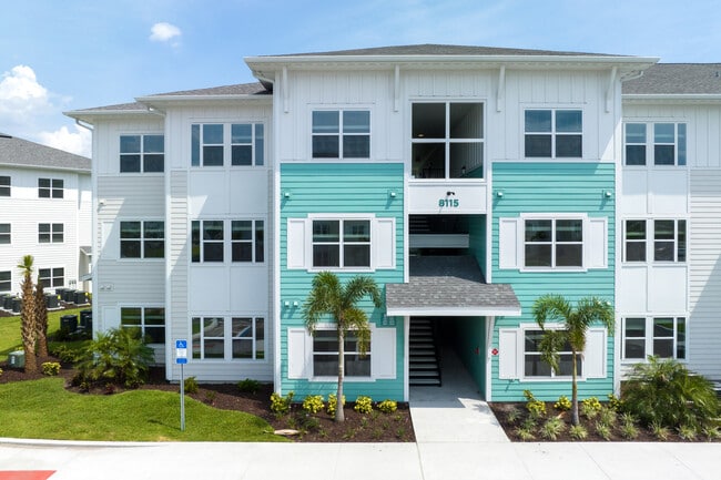 The Retreat at Sunset Walk in Kissimmee, FL - Building Photo - Building Photo