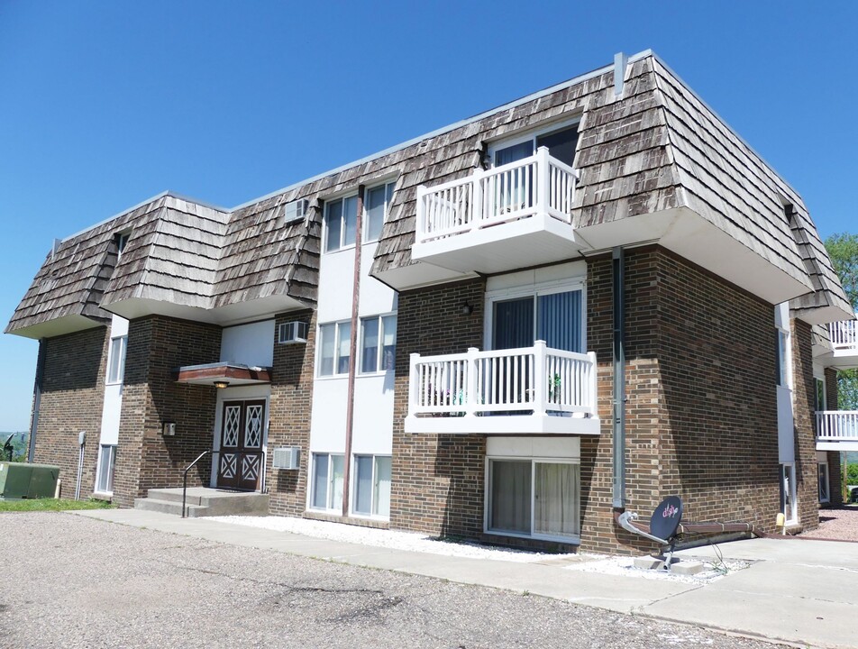 Grandview Apartments in Chamberlain, SD - Building Photo