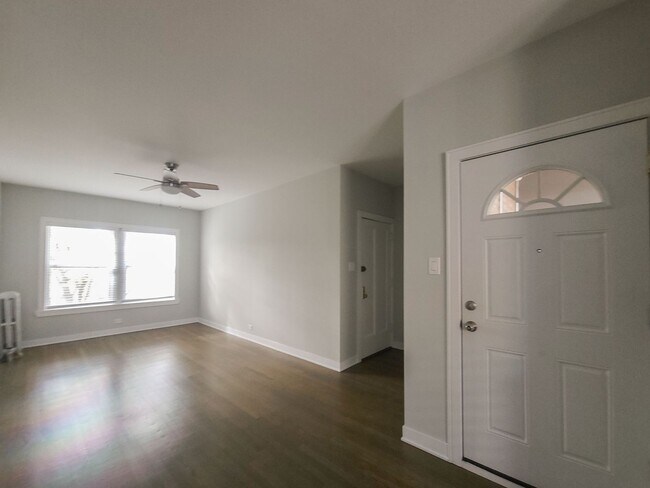 5137 N Wolcott Ave, Unit 3A in Chicago, IL - Foto de edificio - Building Photo