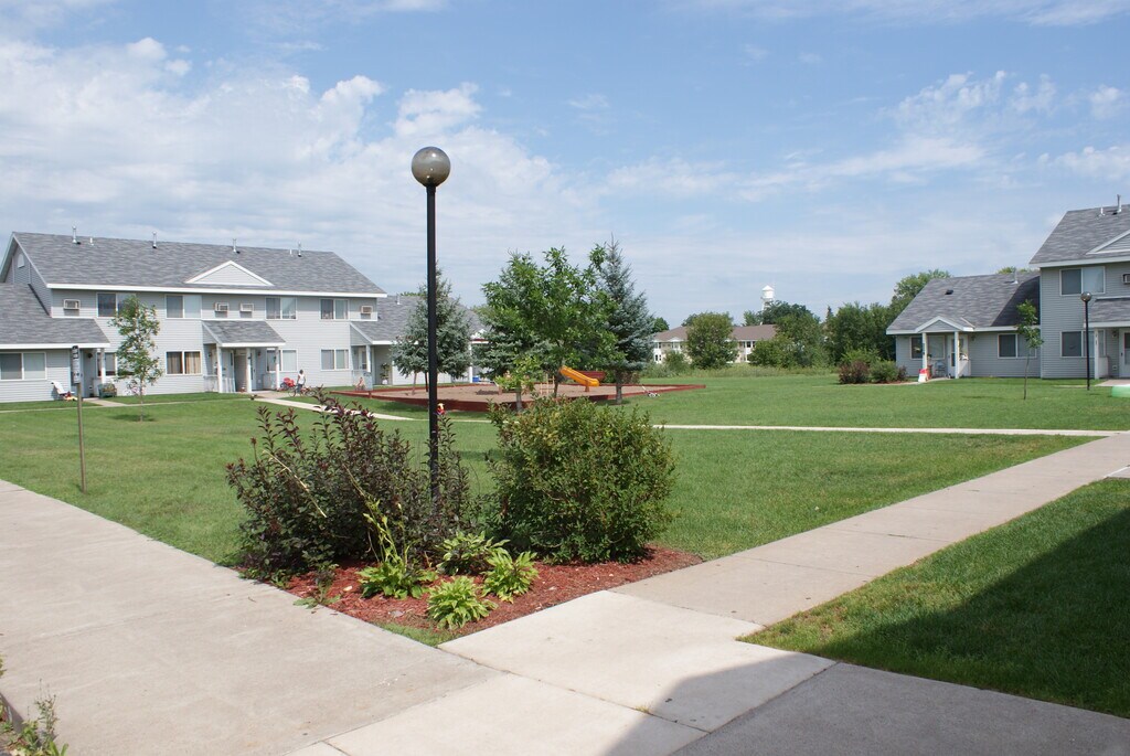 511 3rd St SW Rentals in Braham, MN