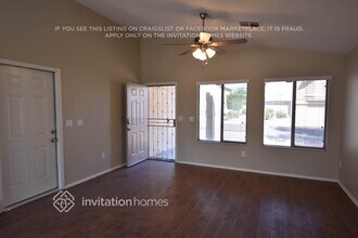 9255 W Carol Ave in Peoria, AZ - Foto de edificio - Building Photo