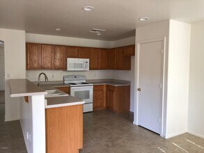 15449 W Mercer Ln in Surprise, AZ - Building Photo - Building Photo
