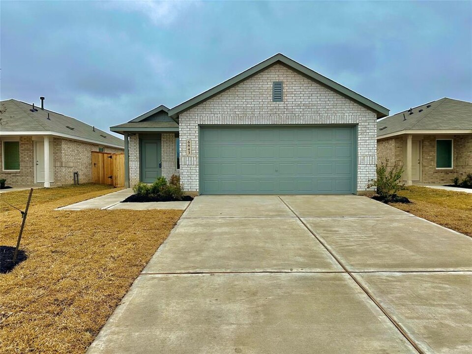 6843 Eastern Cottonwood Ln in Katy, TX - Building Photo