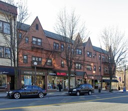 10-24 Palmer Ave in Bronxville, NY - Building Photo - Building Photo