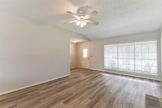 9622 Oldenburg Ln in Houston, TX - Building Photo - Building Photo