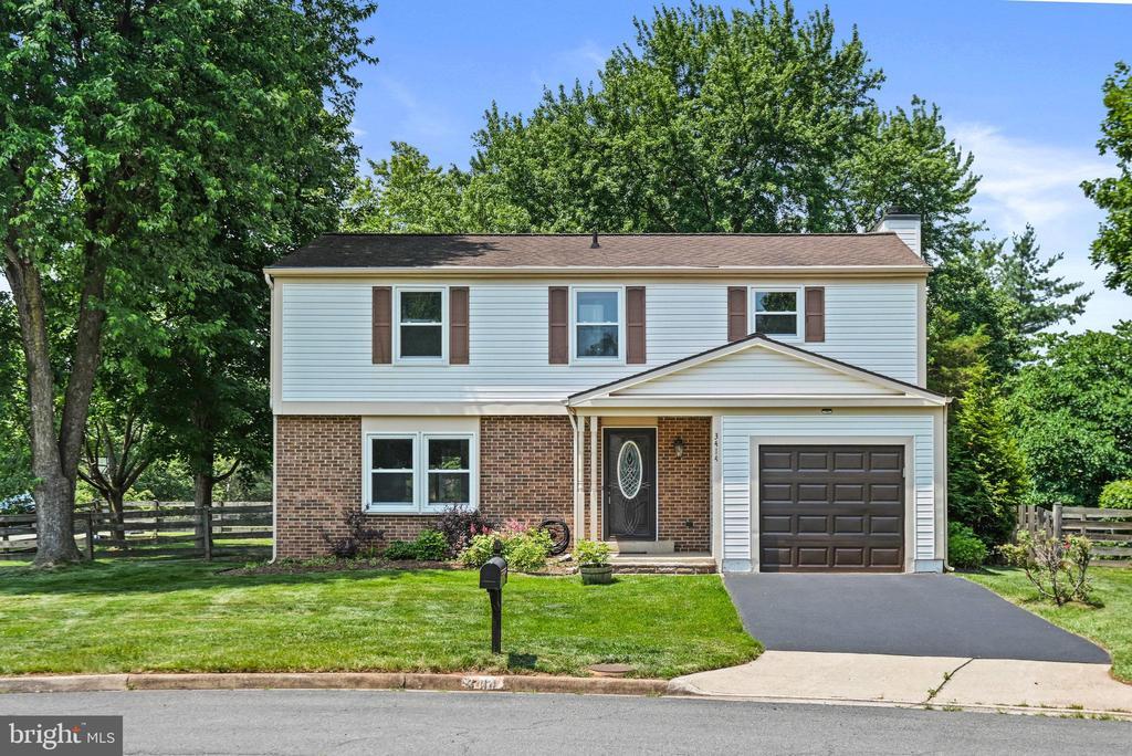 3414 Tyburn Tree Ct in Herndon, VA - Building Photo