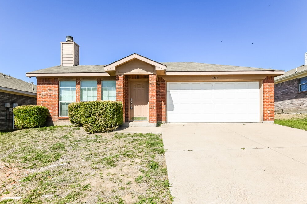 2428 Ensenada Ln in Fort Worth, TX - Foto de edificio