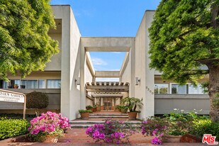 5300 Fairview Blvd in Los Angeles, CA - Building Photo