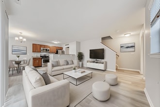 Reserves at 1150 / Parma in Parma, OH - Building Photo - Building Photo