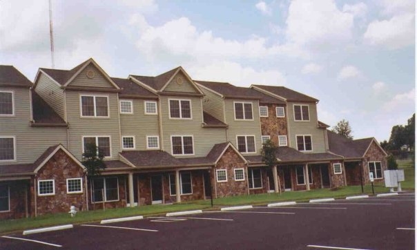 Deer Lake Apartments in Lebanon, PA - Building Photo