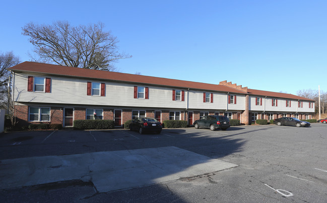 Frost Garden Townhomes in Mount Holly, NC - Building Photo - Building Photo