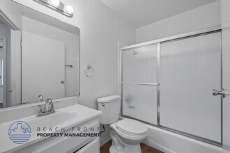 2763 San Marino in Los Angeles, CA - Foto de edificio - Building Photo