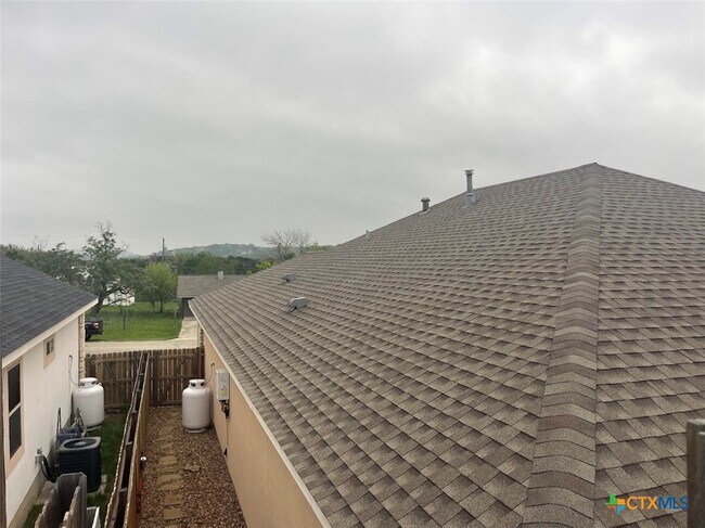 property at 615 Hummingbird Hill